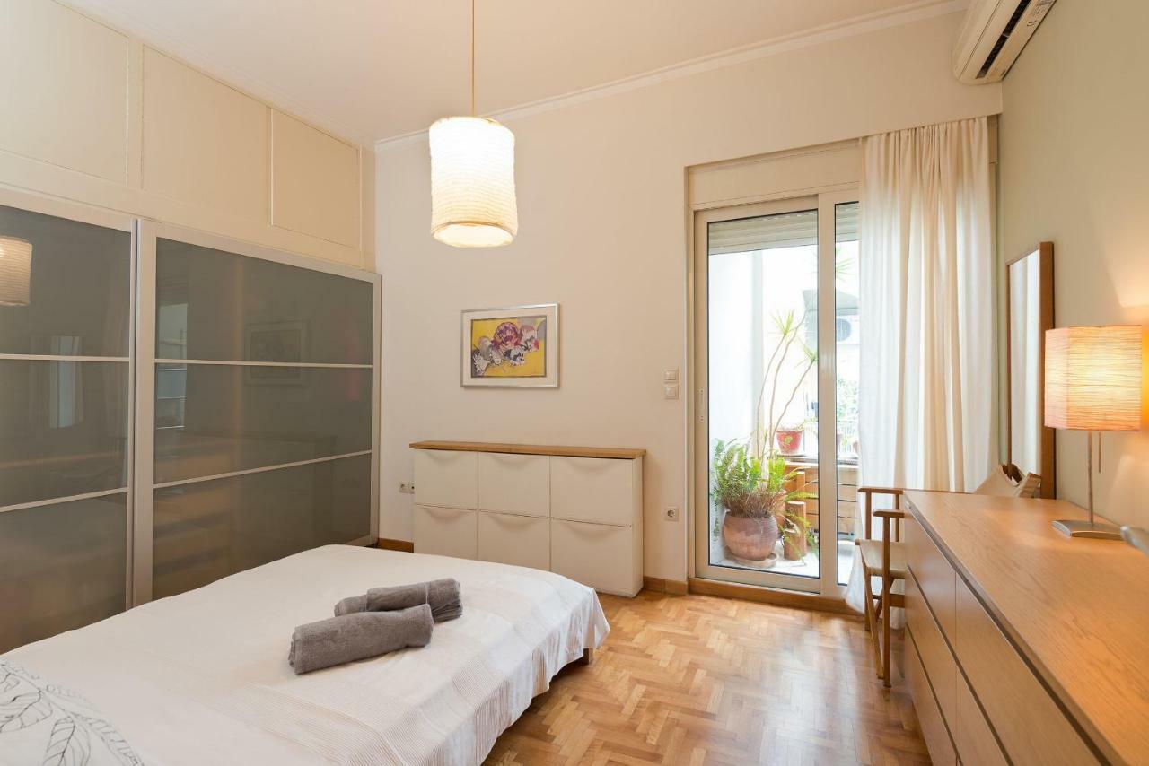 Stylish Flat With Veranda In The Heart Of Athènes Extérieur photo